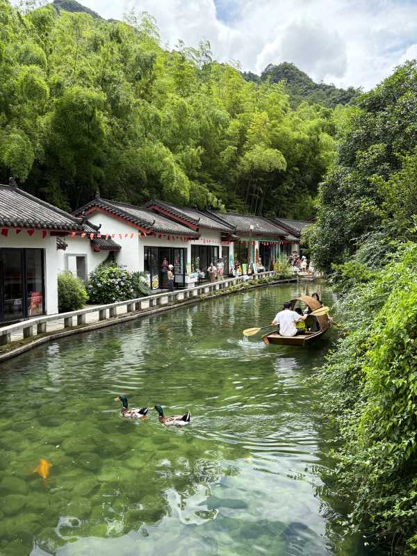 Hezhou - 2025 - Elia's Diary