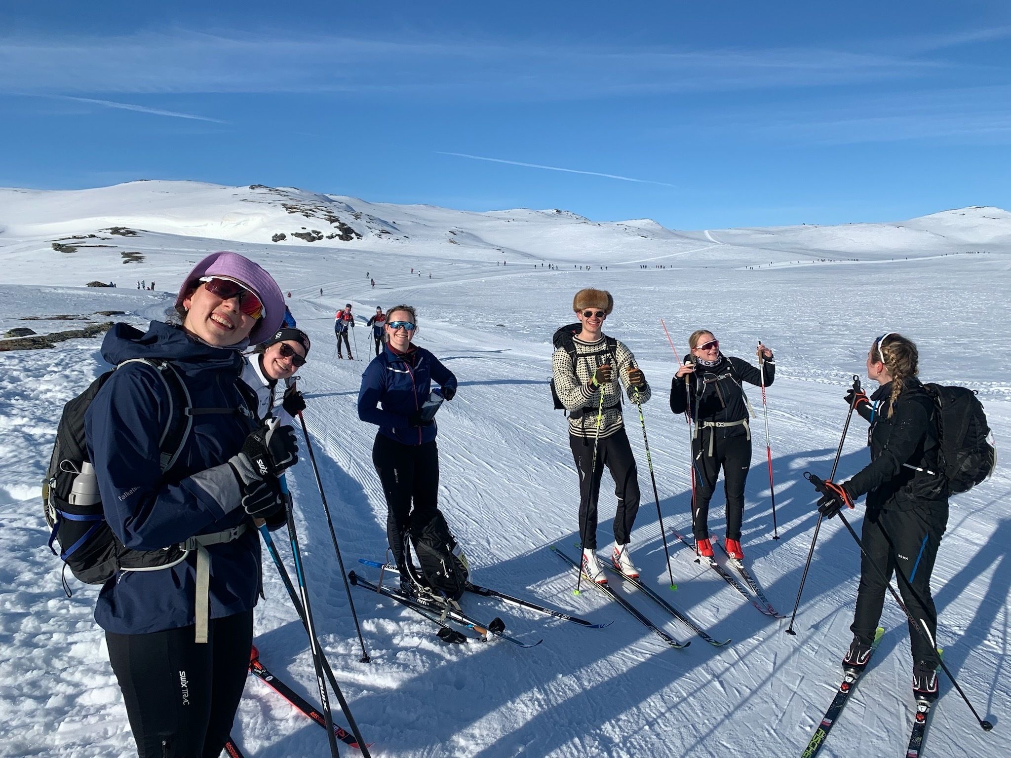 Bekkere på skitur. Foto.