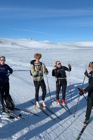 Bekkere på skitur. Foto.