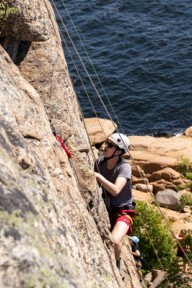 Klatring i natur. Foto.