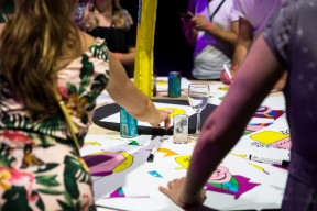 Portrettegning til Pushwagner installasjon. Foto.