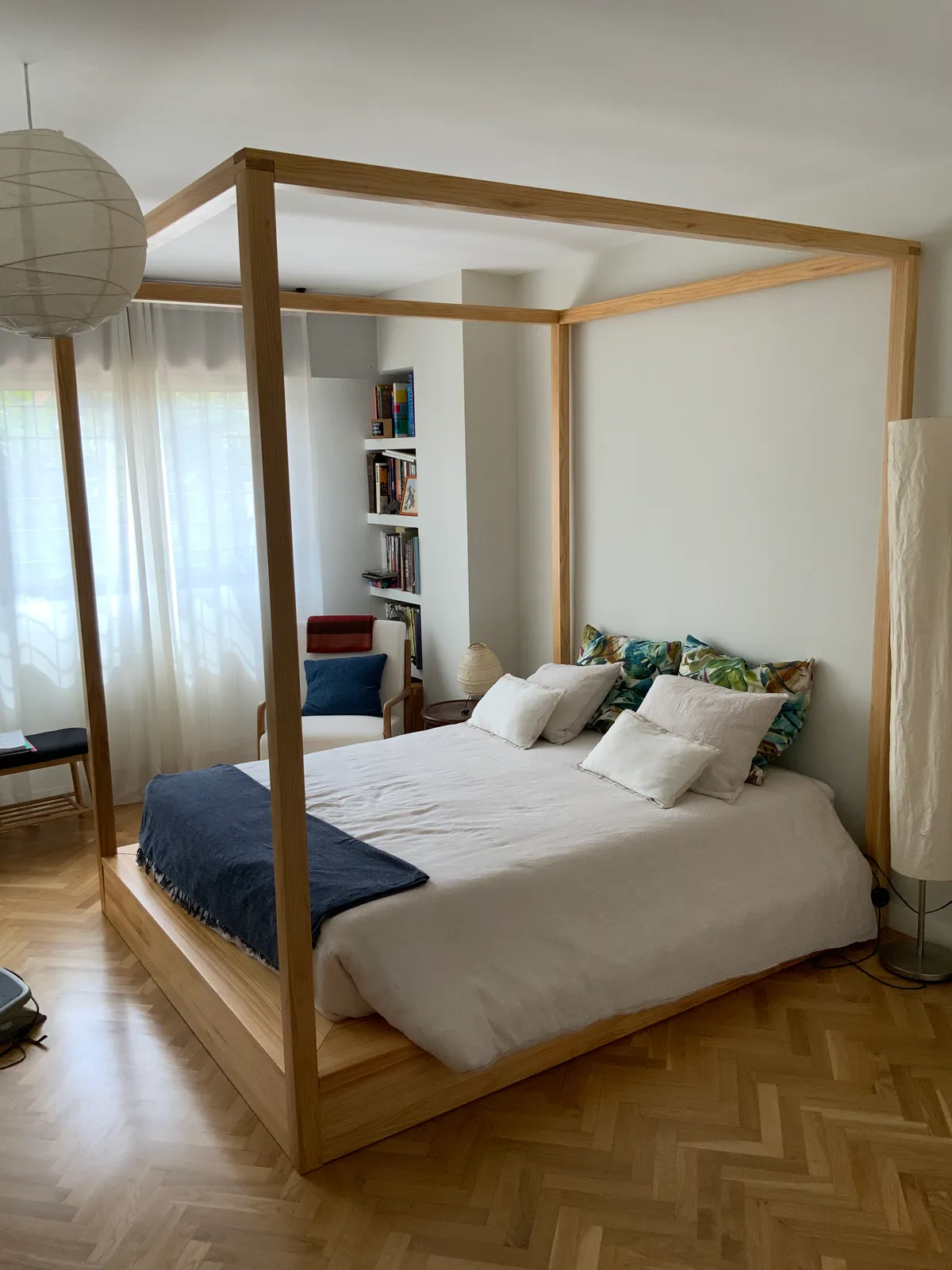 Cama con dosel — imagen 1