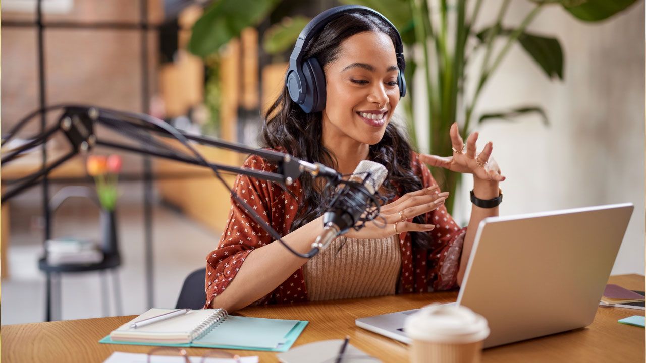 Best Self-Improvement Podcasts For Women You Must Follow in 2024