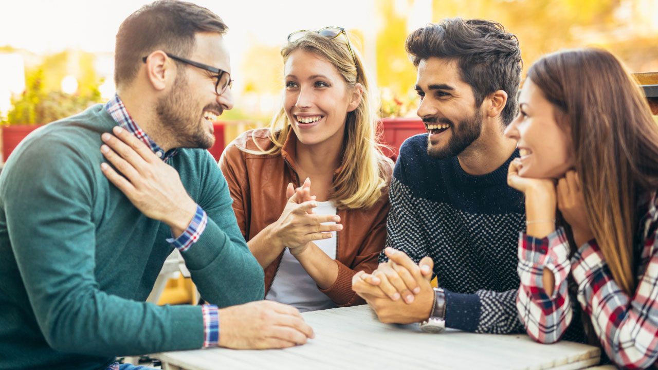 How To Make People Like You: 10 Tips To Make New Friends (Even When Shy)