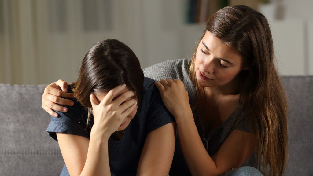 8 Ways To Help A Friend Through A Breakup