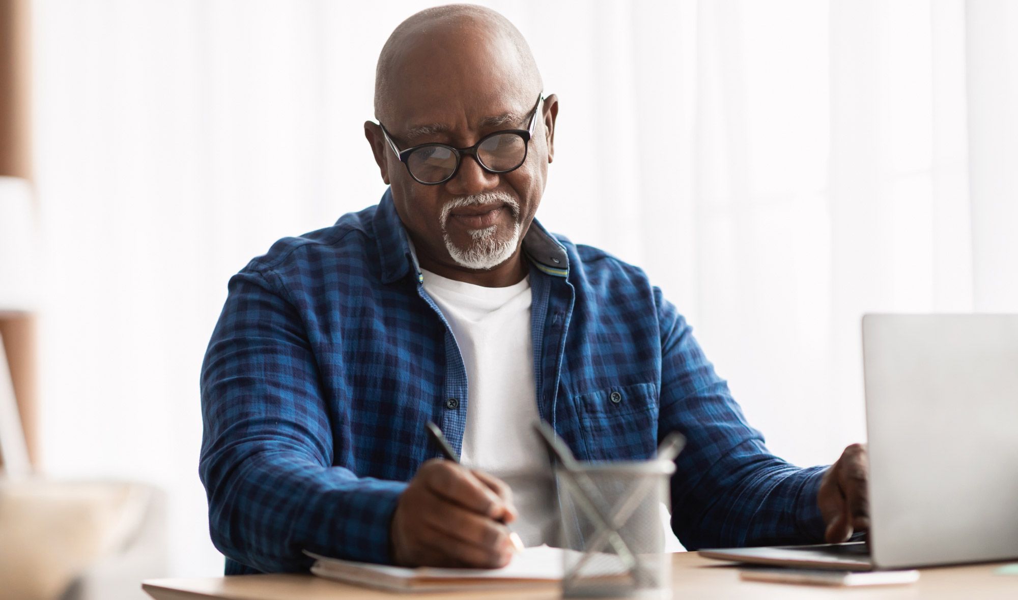 Emotional signs you need to retire - old black man thinking about retire