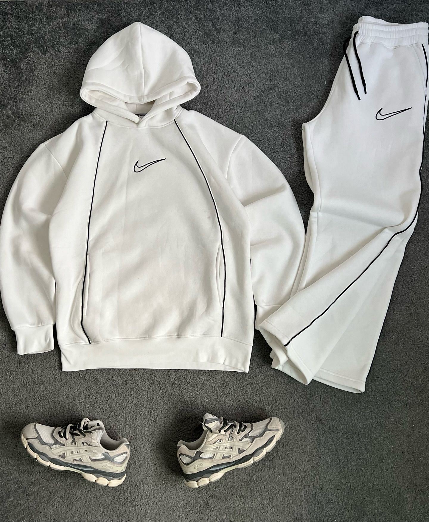 nike-tracksuit image 4