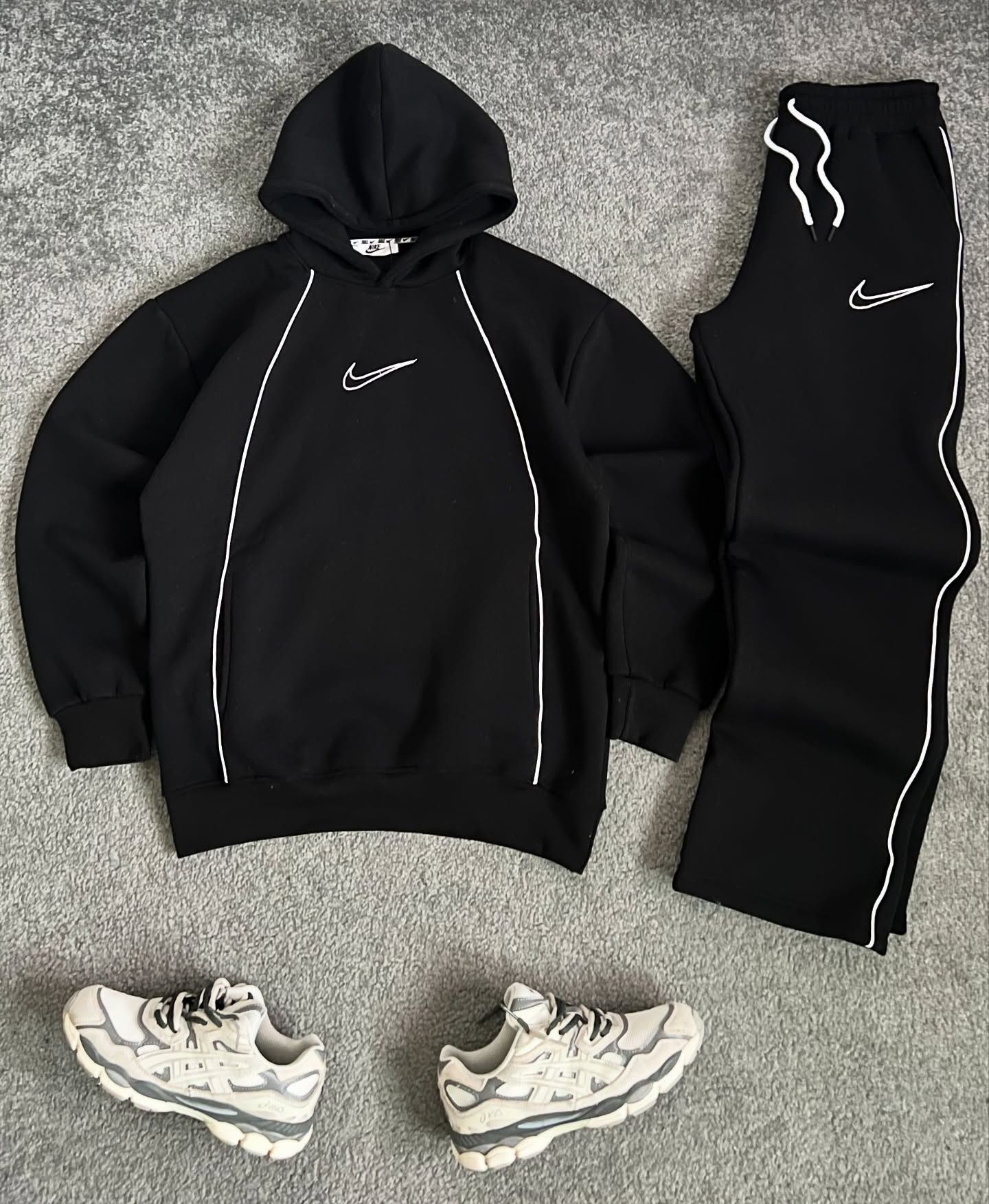 nike-tracksuit image 2