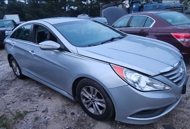 2014 Hyundai Sonata economy car rental in Lawrenceville GA
