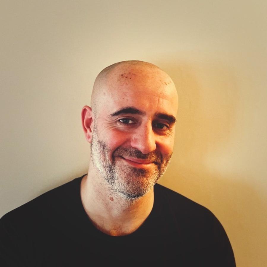 Edgardo Savoy Headshot