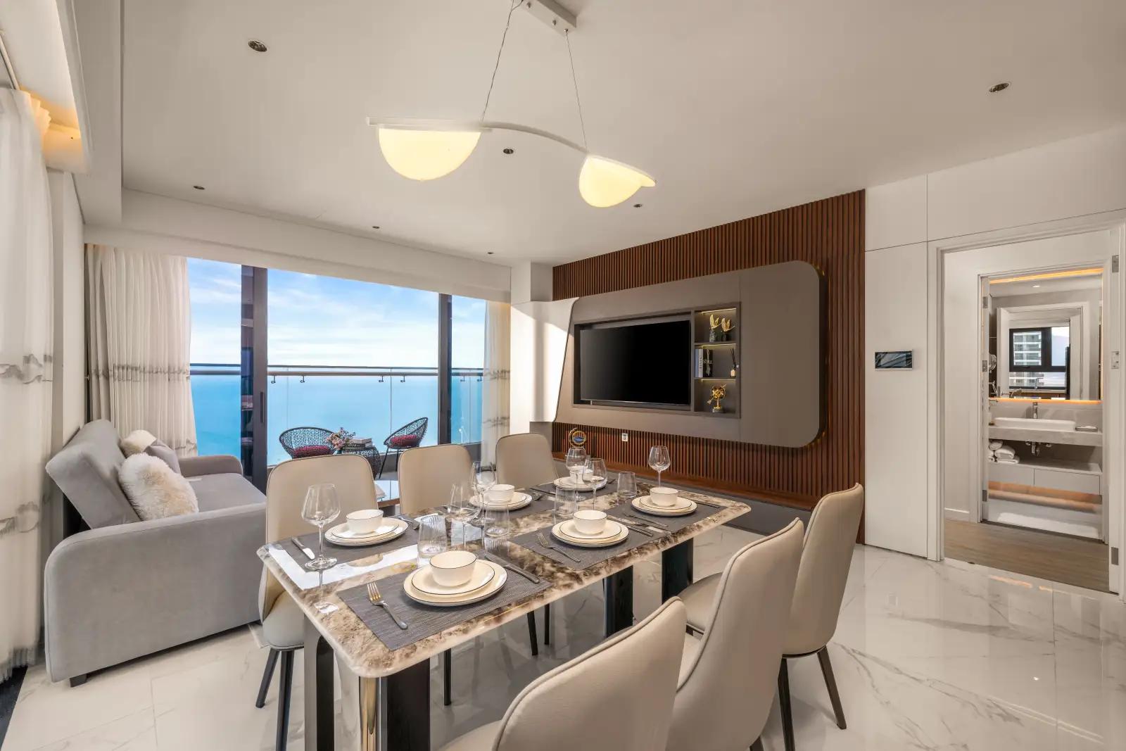 Two bedrooms, one living room.: 1