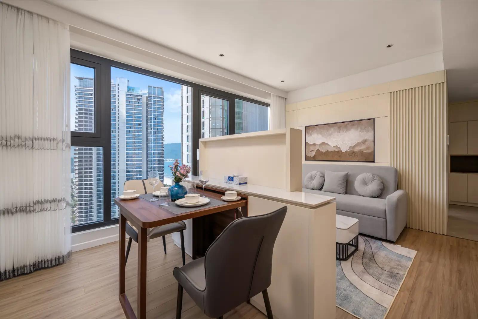 One bedroom, one living room.: 1