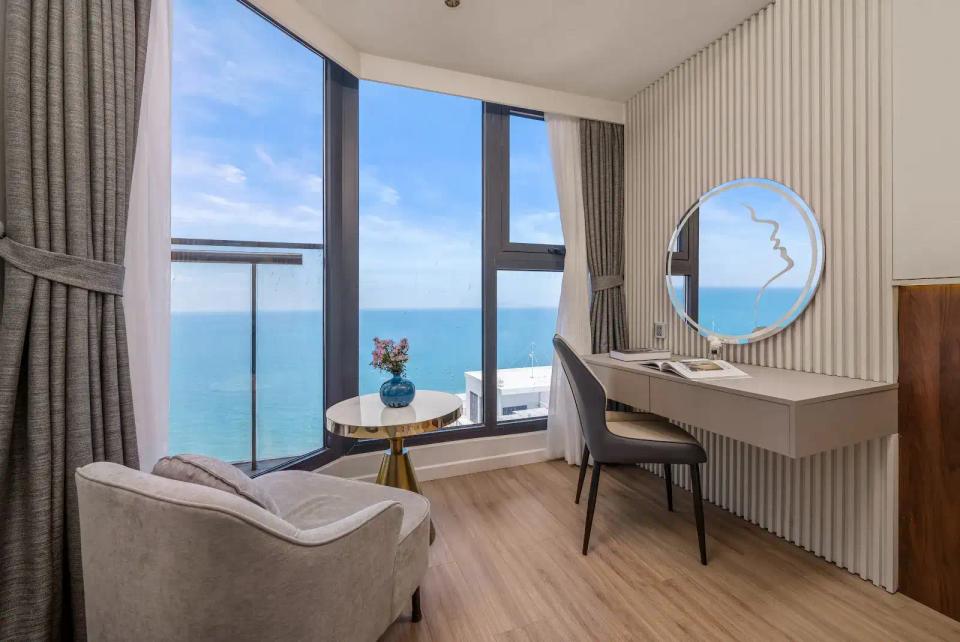 Sea view 2 bedrooms apartment - Photo 2 - 198 Võ Nguyên Giáp, My Khe Beach, Da Nang | Aether Apartments