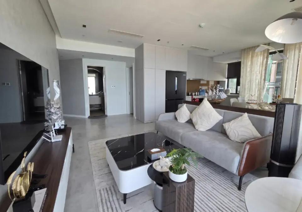 Sea view 2 bedrooms VIP apartment - Photo 2 - 198 Võ Nguyên Giáp, My Khe Beach, Da Nang | Aether Apartments