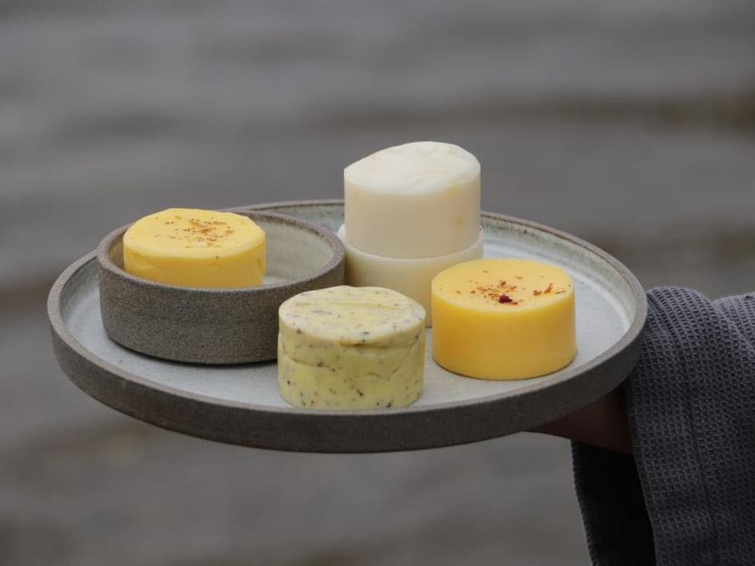 Kærlighed til kysten og naturen.