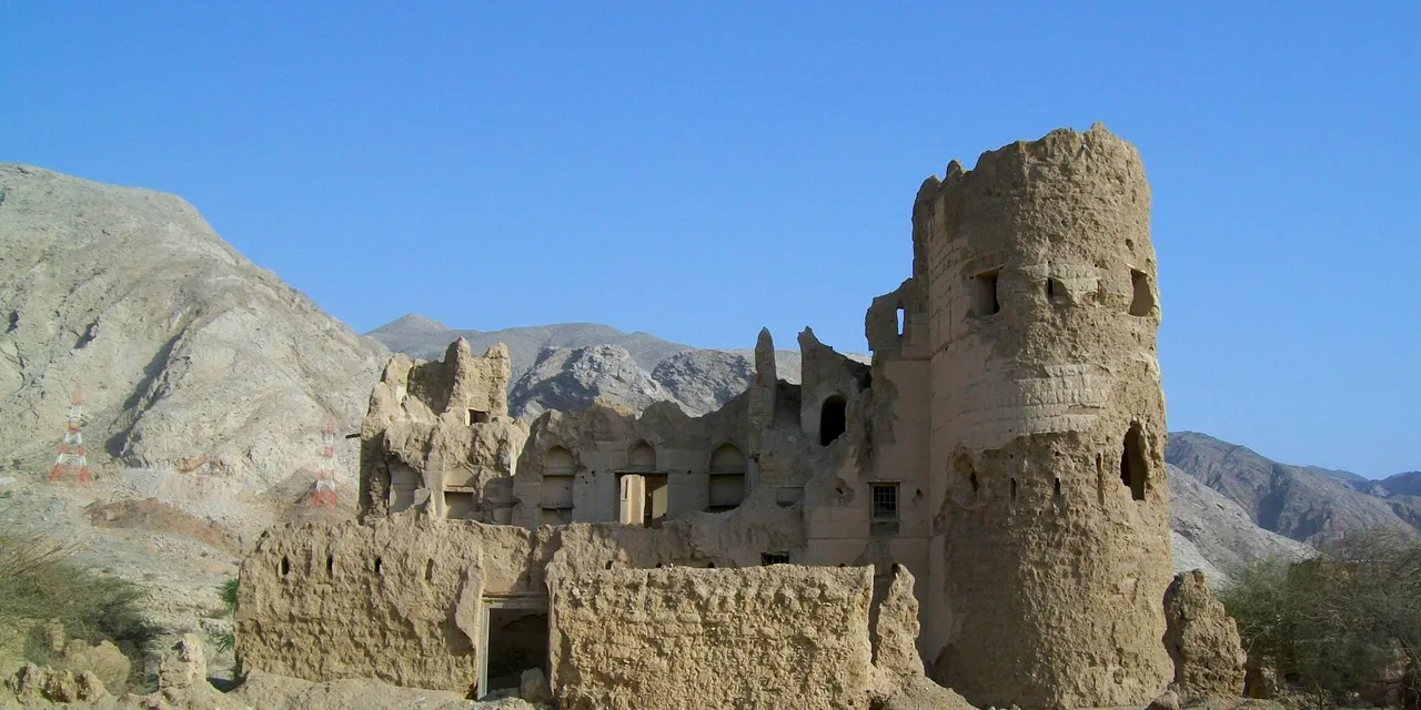 Explore the ancient ruins of a mud brick fort in Muscat, Oman, showcasing history and heritage.