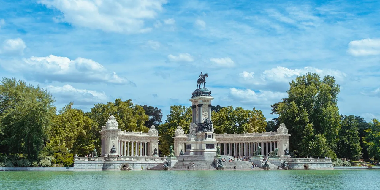 View of the Monument to Alfonso XII in Parque del Retiro, Madrid.