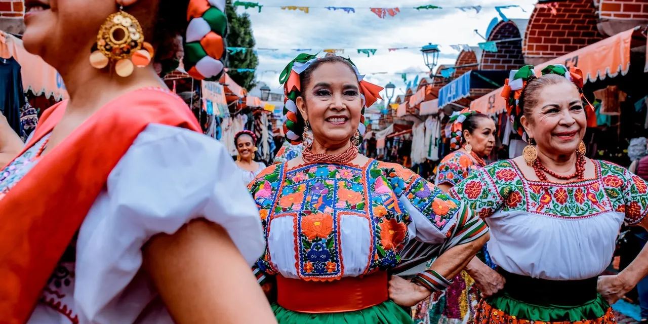 Mexican women in traditional dress ADHD busy street