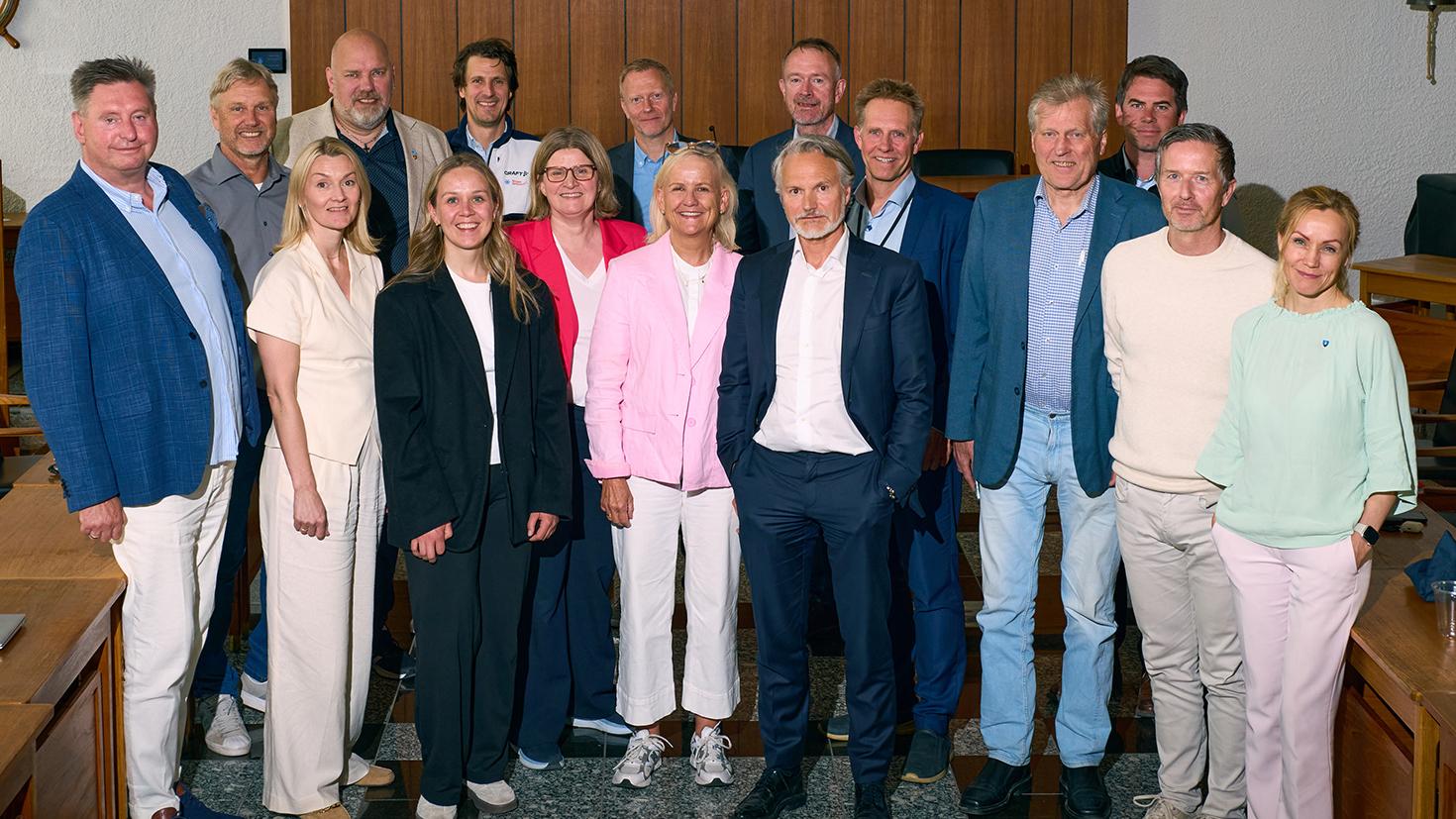 Gruppebilde av hovedkomiteen for Narvik 2029