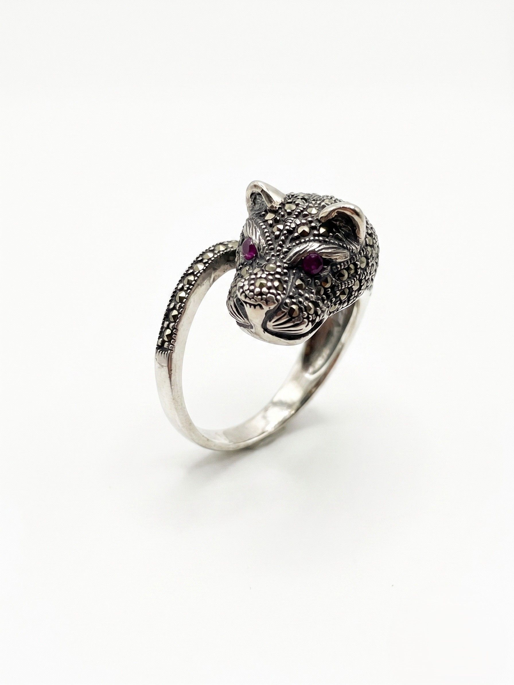Anillo de Plata con Marquesitas Estilo Jaguar 