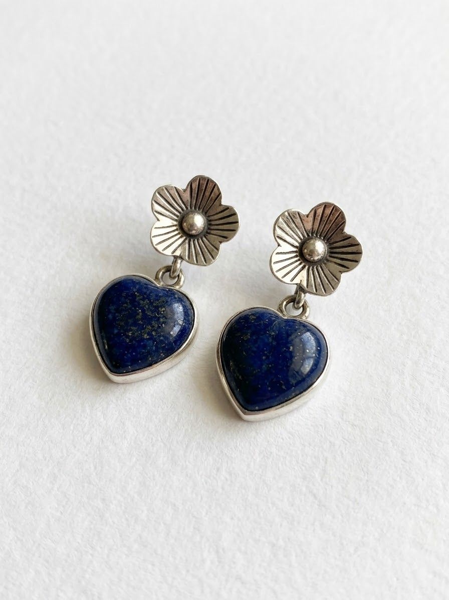 Aretes Colgantes de Plata de Ley con Mini Flor y Corazón de Lapislázuli