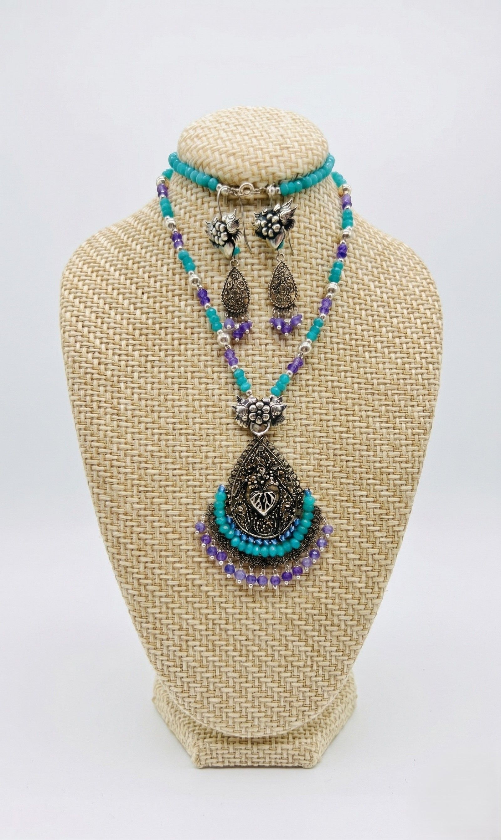 Collar y Aretes de Filigrana en Plata con Cianita, Tanzanita y Amatista