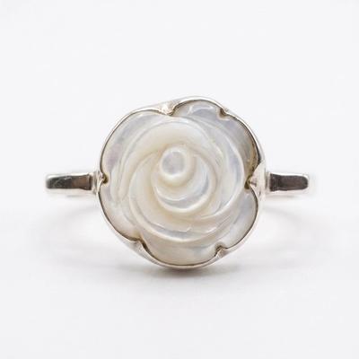 Anillo de Plata con Rosa de Madre Perla