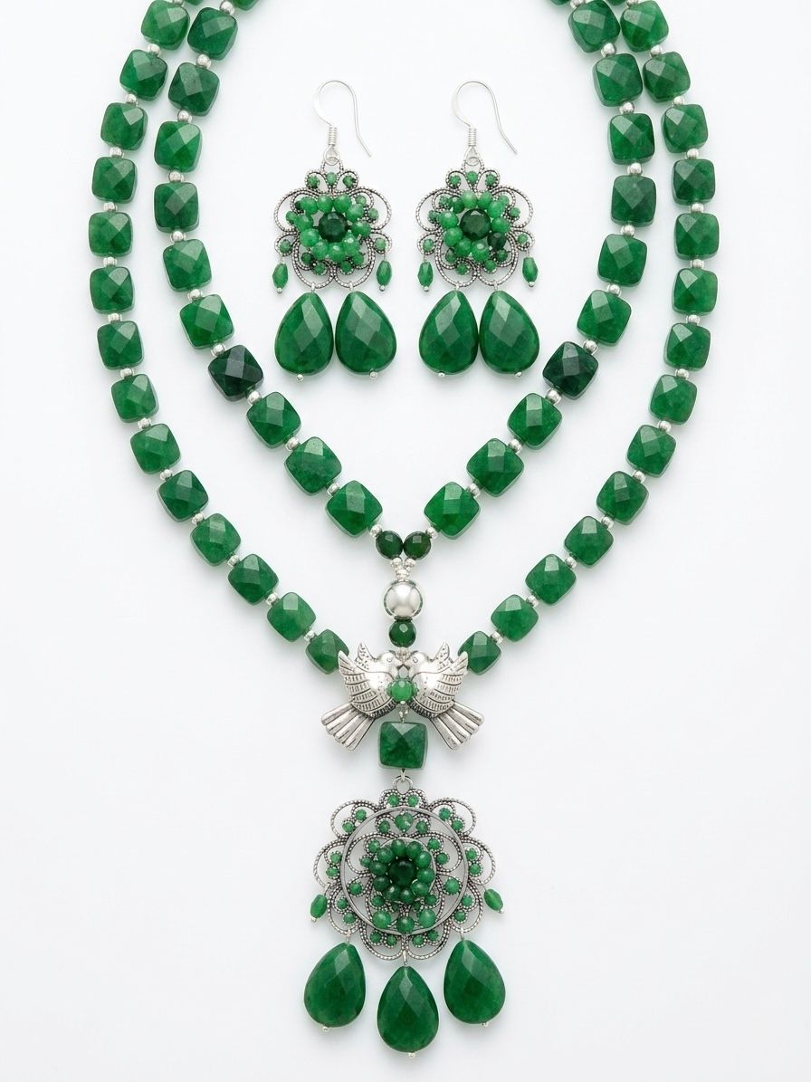 Collar y Aretes de Plata con Cuentas de Jade Verde, Dije de Pajaritos y Rosetón de Filigrana