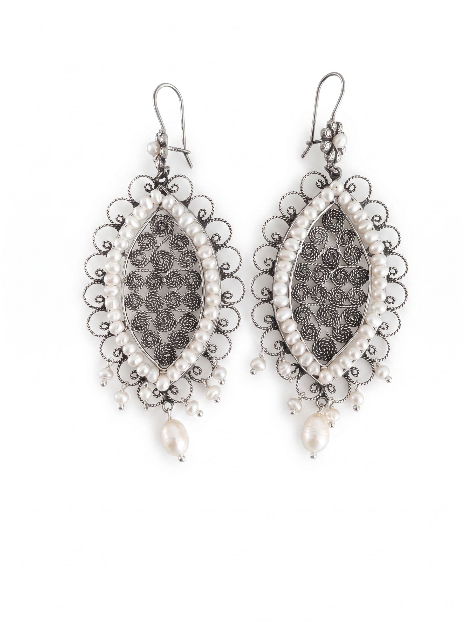 Aretes de Filigrana de Plata Modelo Semilla Tejidos con Perlas Cultivadas