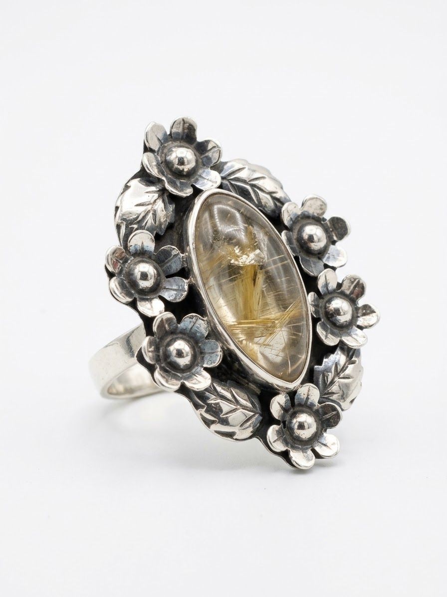 Anillo de Plata de Ley Ovalado de Citrino Natural y Diseño Repujado de Flores y Hojas Botánicas