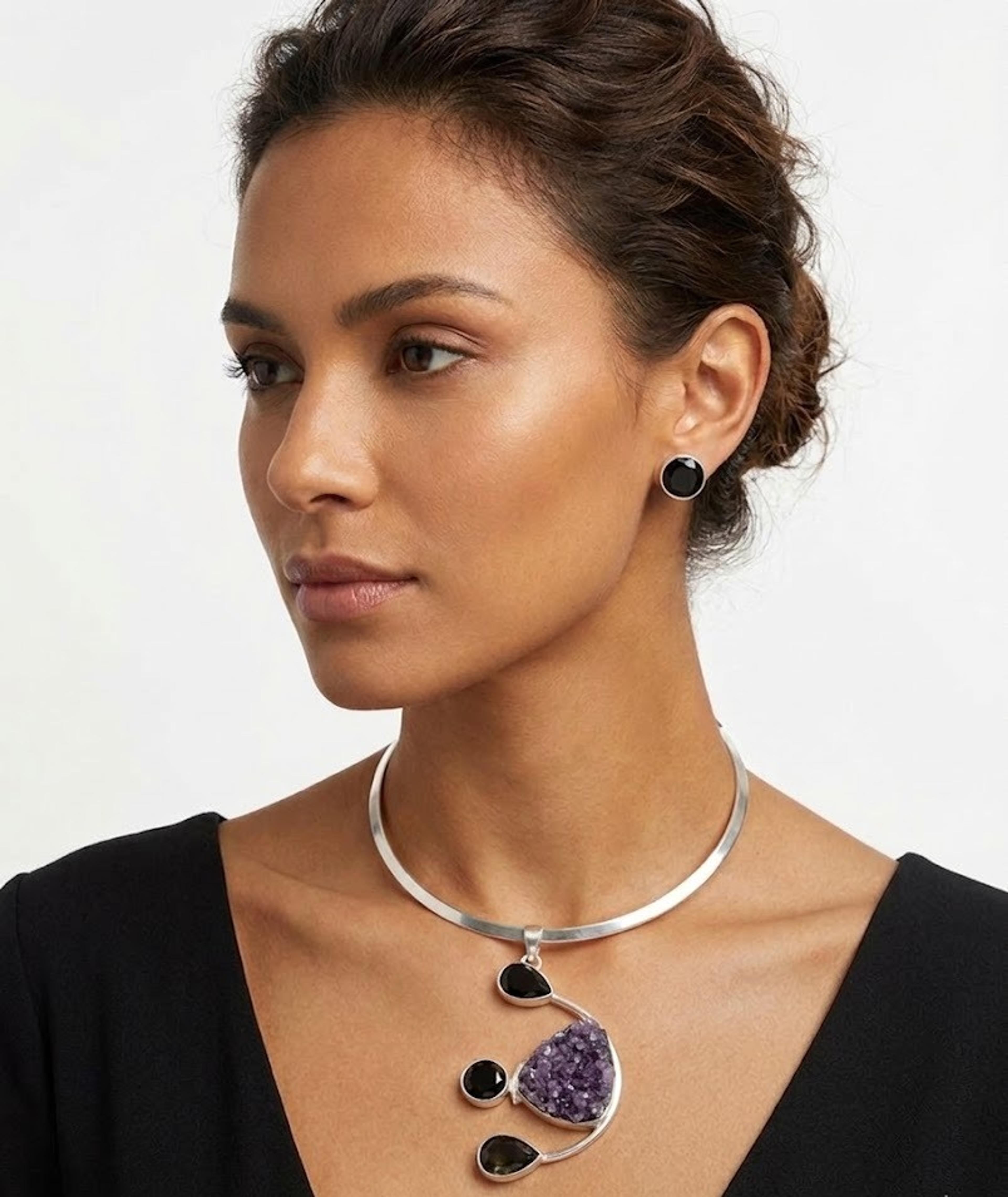 Juego de Dije y Aretes de Amatista en Bruto y Zirconia - Imagen 4