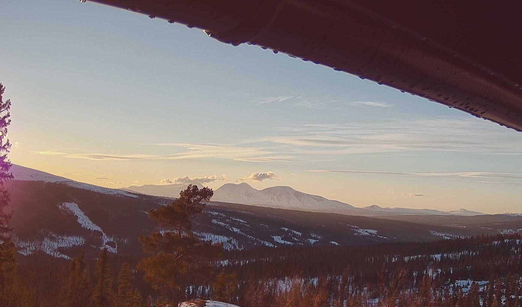 Vestover fra Ørnholveien mot Kvitvola og Sølen