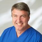 Dr. Lothar Vogelsinger | Klinikleitung | Fachtierarzt für Kleintiere & GPCert (SAM) - Interne Medizin, Orthopädie, Weichteil & Knochenchirugie