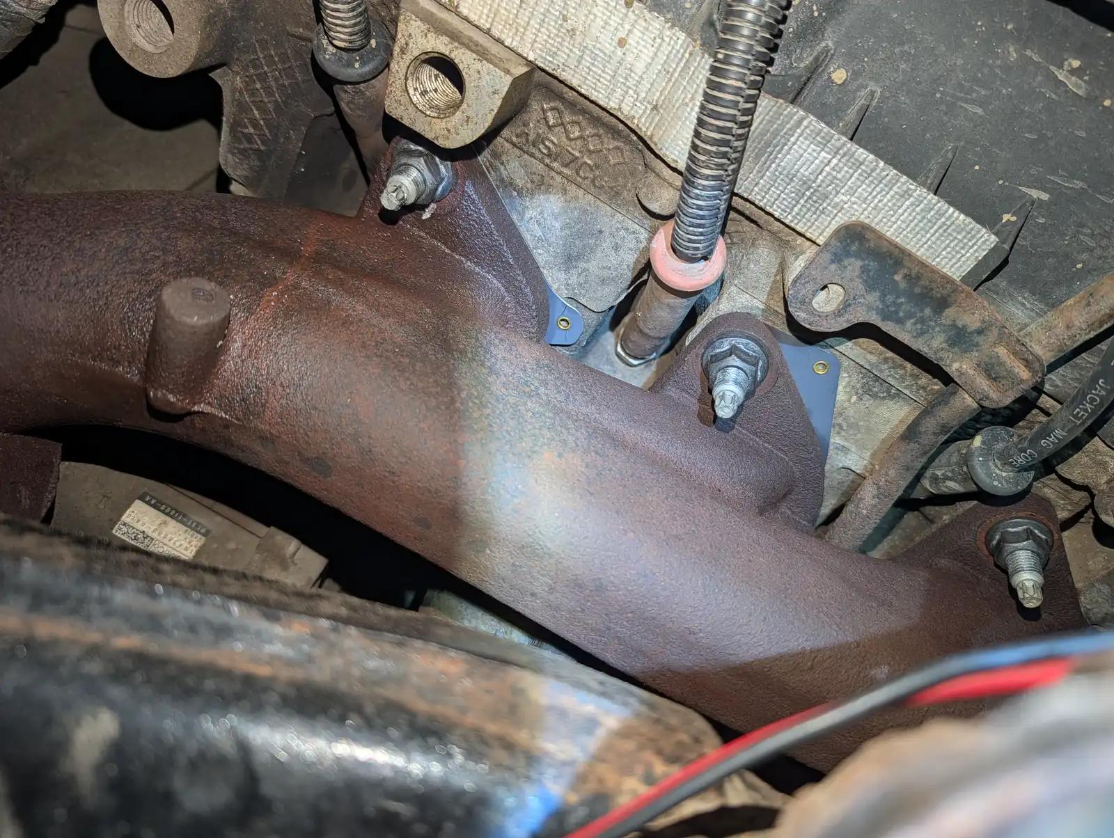 Engine linkage inspection during truck and heavy equipment service