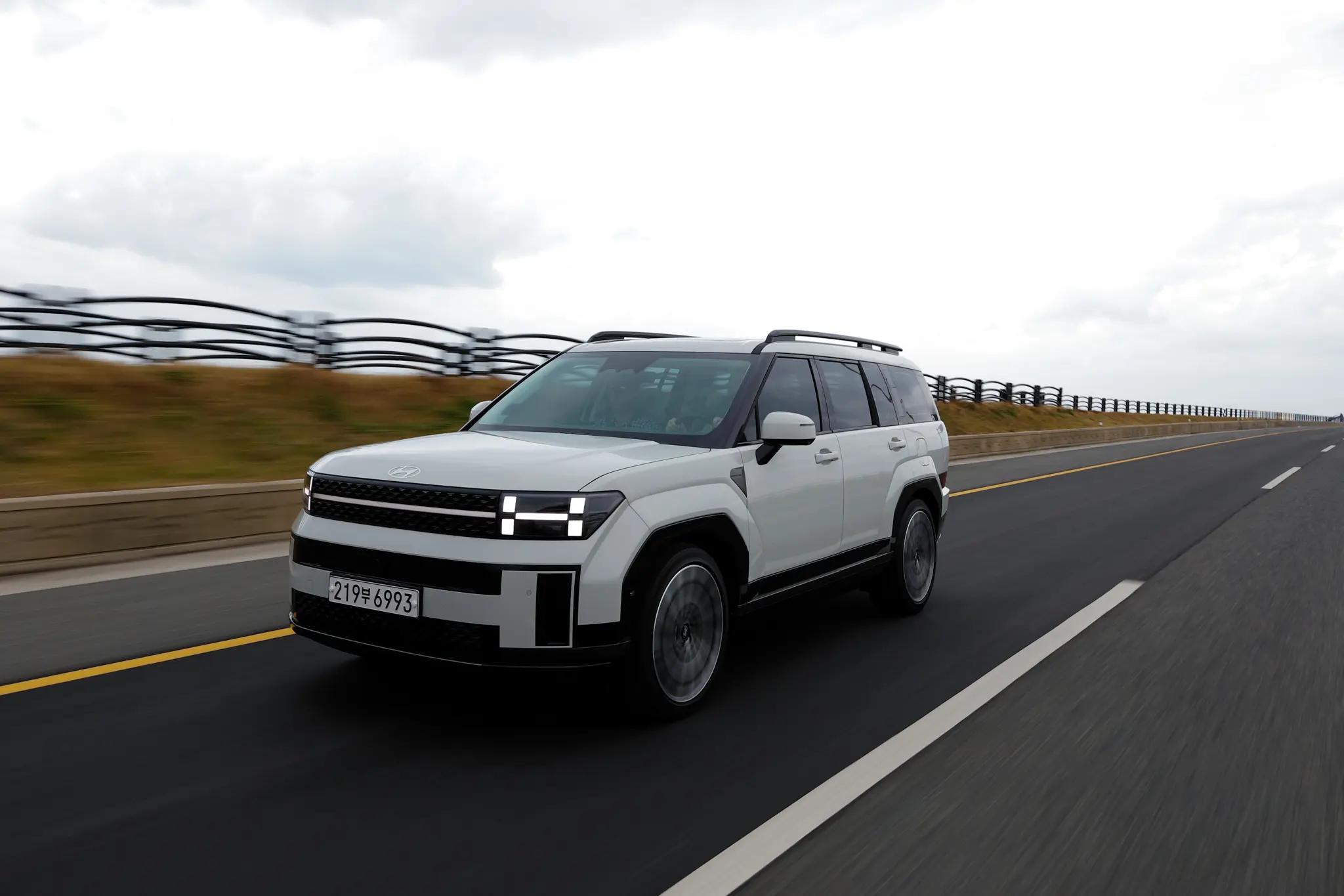 2024 Hyundai Santa Fe Specs: Diesel is dead, Hybrid to Launch First in Australia