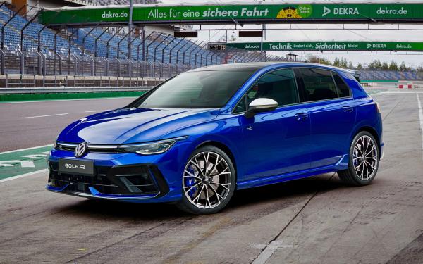 2025 Volkswagen Golf R Warmenau: Lightweight Performance Hatch for Australia