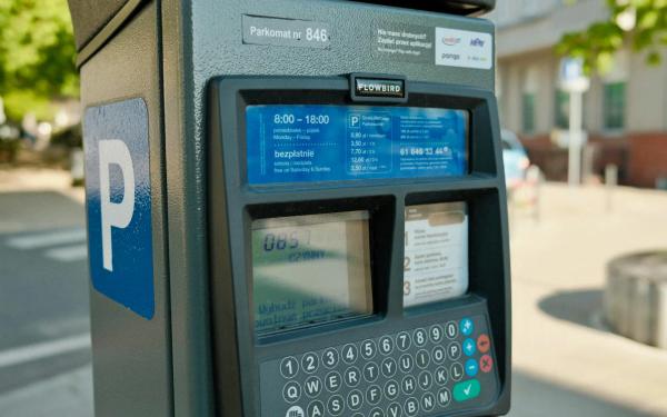 Abandoned Nissan Owes $80,000 in Parking Fees – report