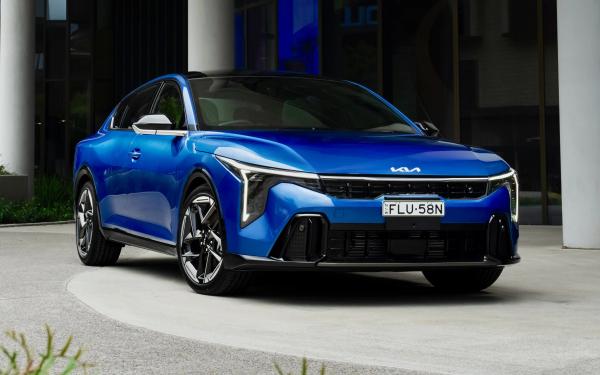2025 Kia K4 price and specs