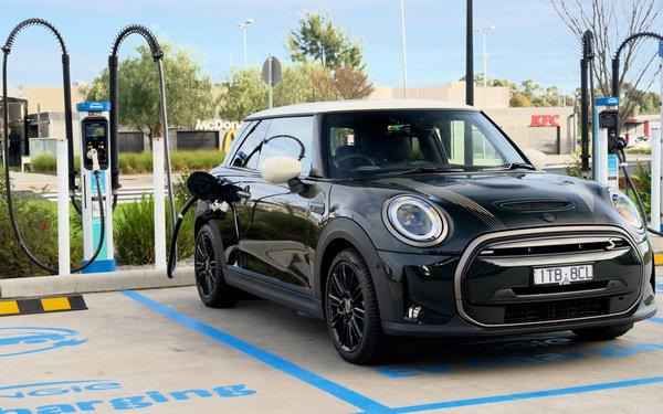 Debunking Top 5 EV Myths with the MINI Electric Hatch