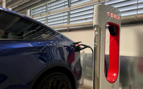 Tesla and Polestar's September Performance Shows Mixed Results Amid Overall Downtrend in Australian EV Sales