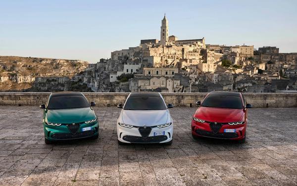 Alfa Romeo Introduces Tributo Italiano Special Series Across Lineup