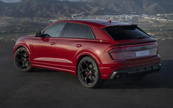 Audi Releases 2025 RS Q8 with Updated Features and Enhanced Engine Specs