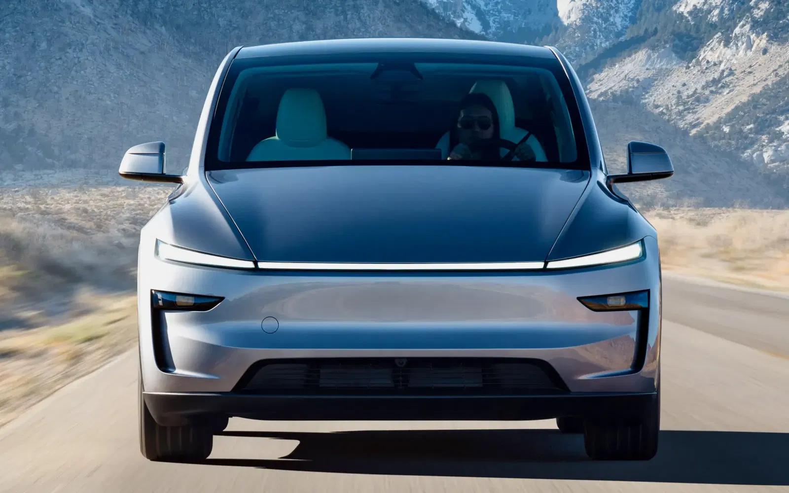 Tesla Chair Cashes Out as Leadership Questions Grow