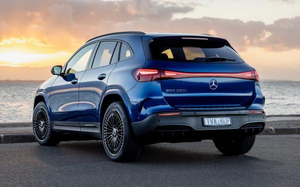 Mercedes-Benz EQA and EQB Night Editions Announced