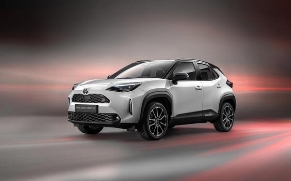 2024 Yaris Cross Facelift Announced: New Tech, More Hybrid Power!