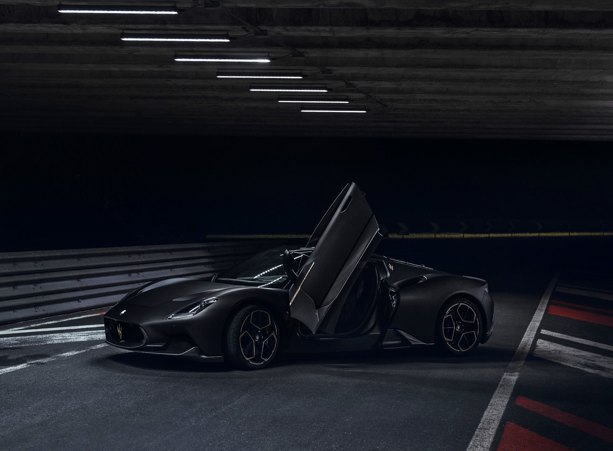 Maserati Unveils Limited Edition MC20 Notte: A Dark-Inspired Supercar