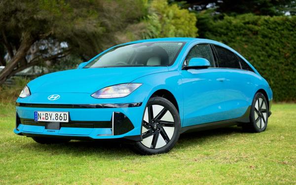 2024 Hyundai Ioniq 6: New Base Model Reduces Price, Enhances Range and Features