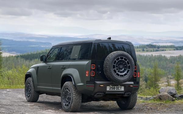 2025 Land Rover Defender OCTA with BMW V8 Engine Announced for Australia