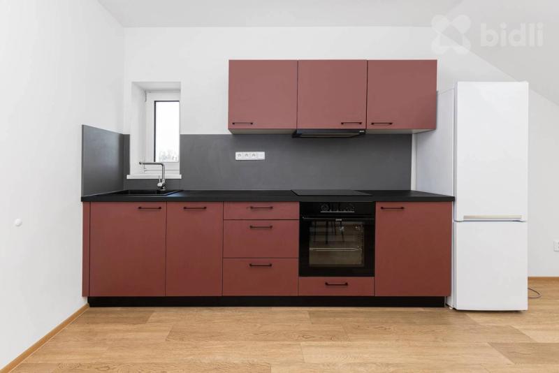 Pronájem prostorného bytu 2+kk - Hradec Králové - Pražská ulice