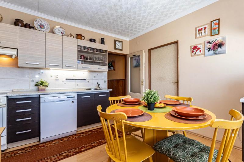 Prodej bytu 4+1 s balkonem 80 m2, Hlušice - Hlušice